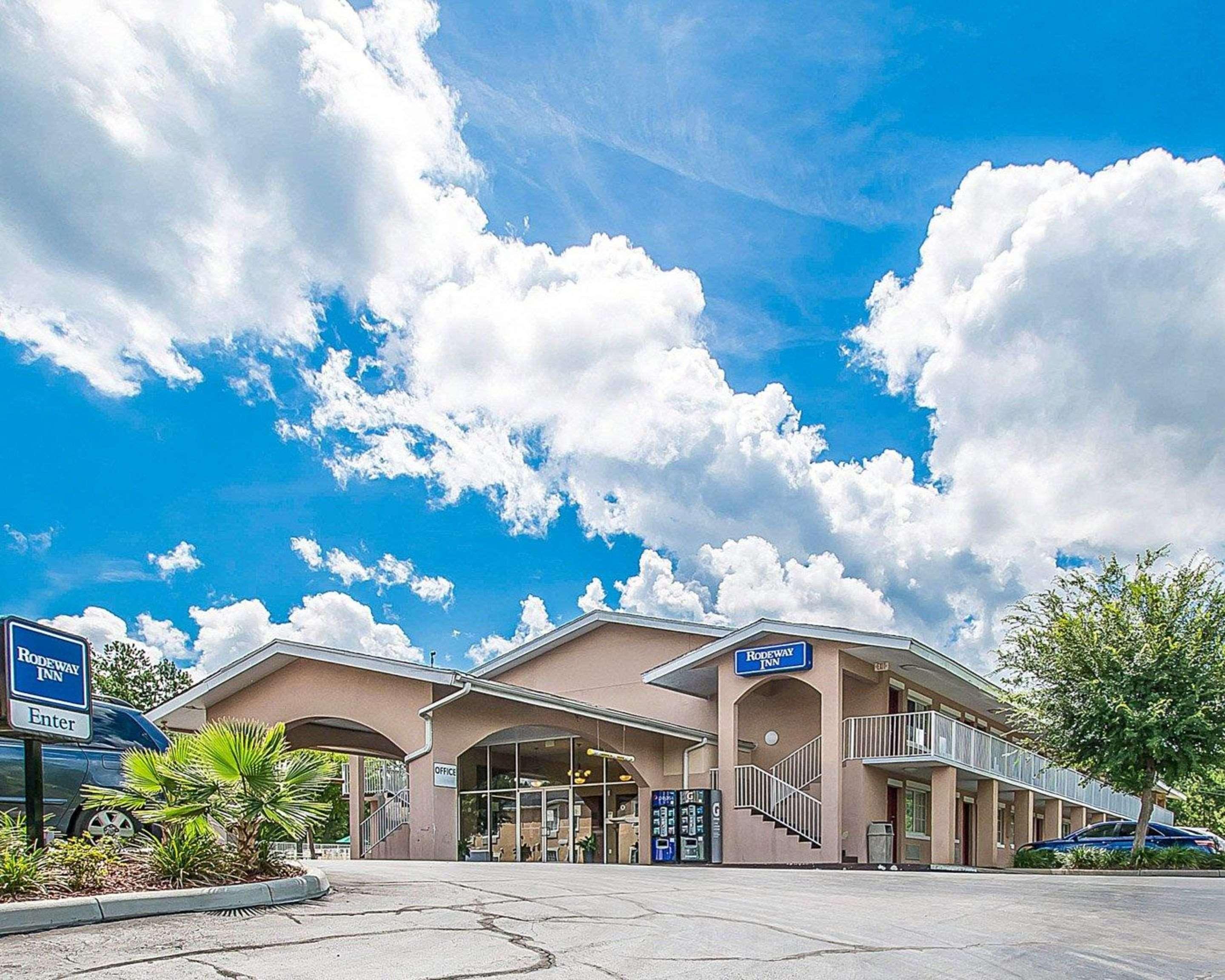 Rodeway Inn Gainesville - University Area Exterior foto