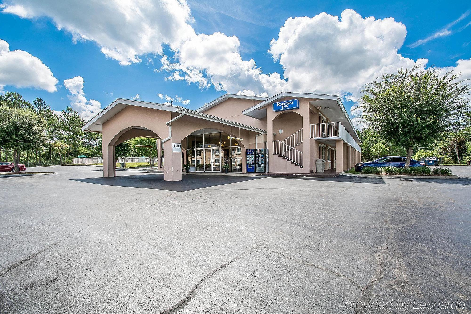Rodeway Inn Gainesville - University Area Exterior foto